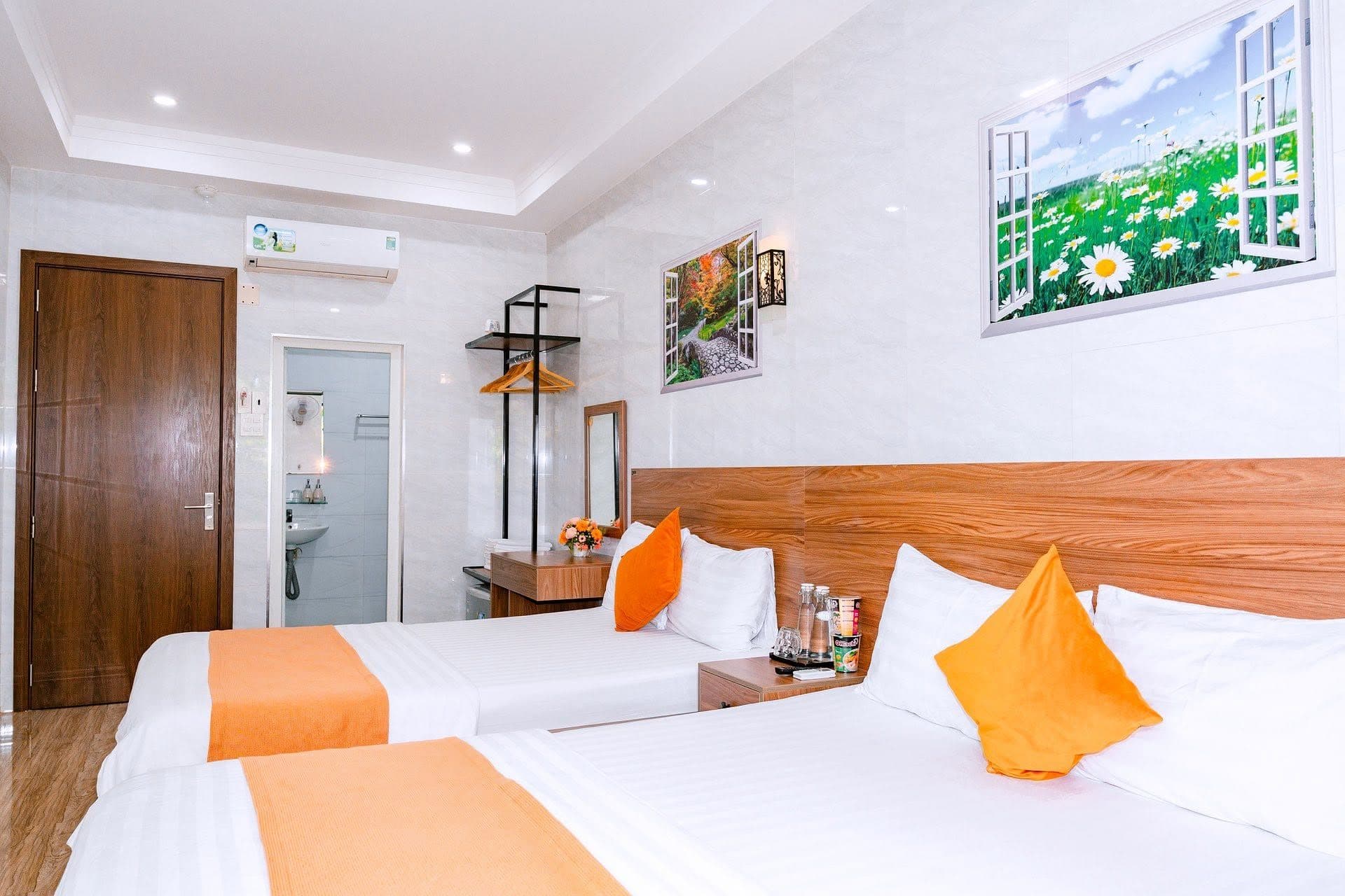 Phòng Đôi nhìn từ cửa vào